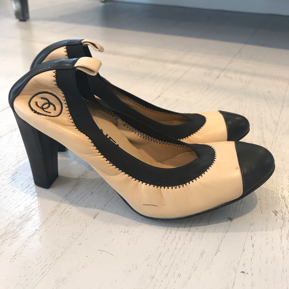 Auth Chanel logo pumps heels classic FOR REPAIR